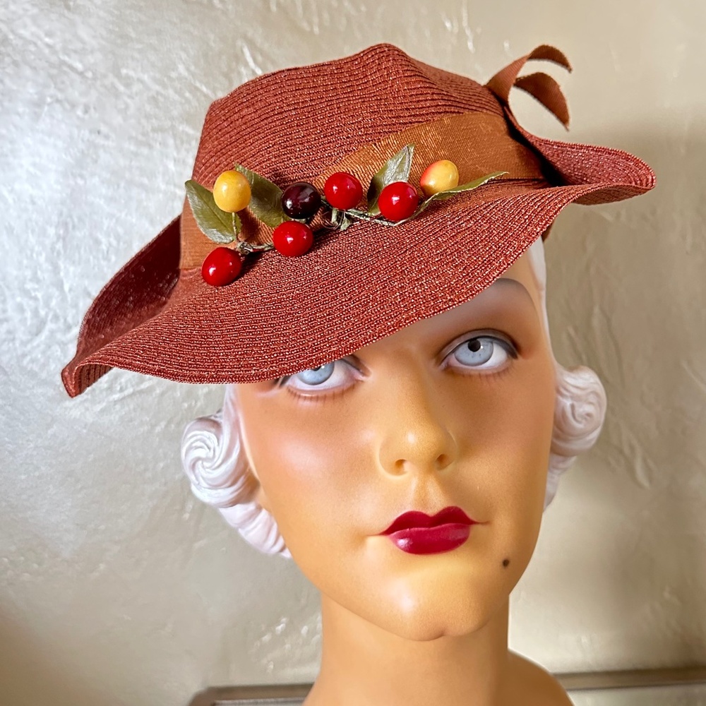 COLORFUL 1930s' CINNAMON COLOR CLOCHE WITH GROSGRAIN TRIM AND "CHERRIES"